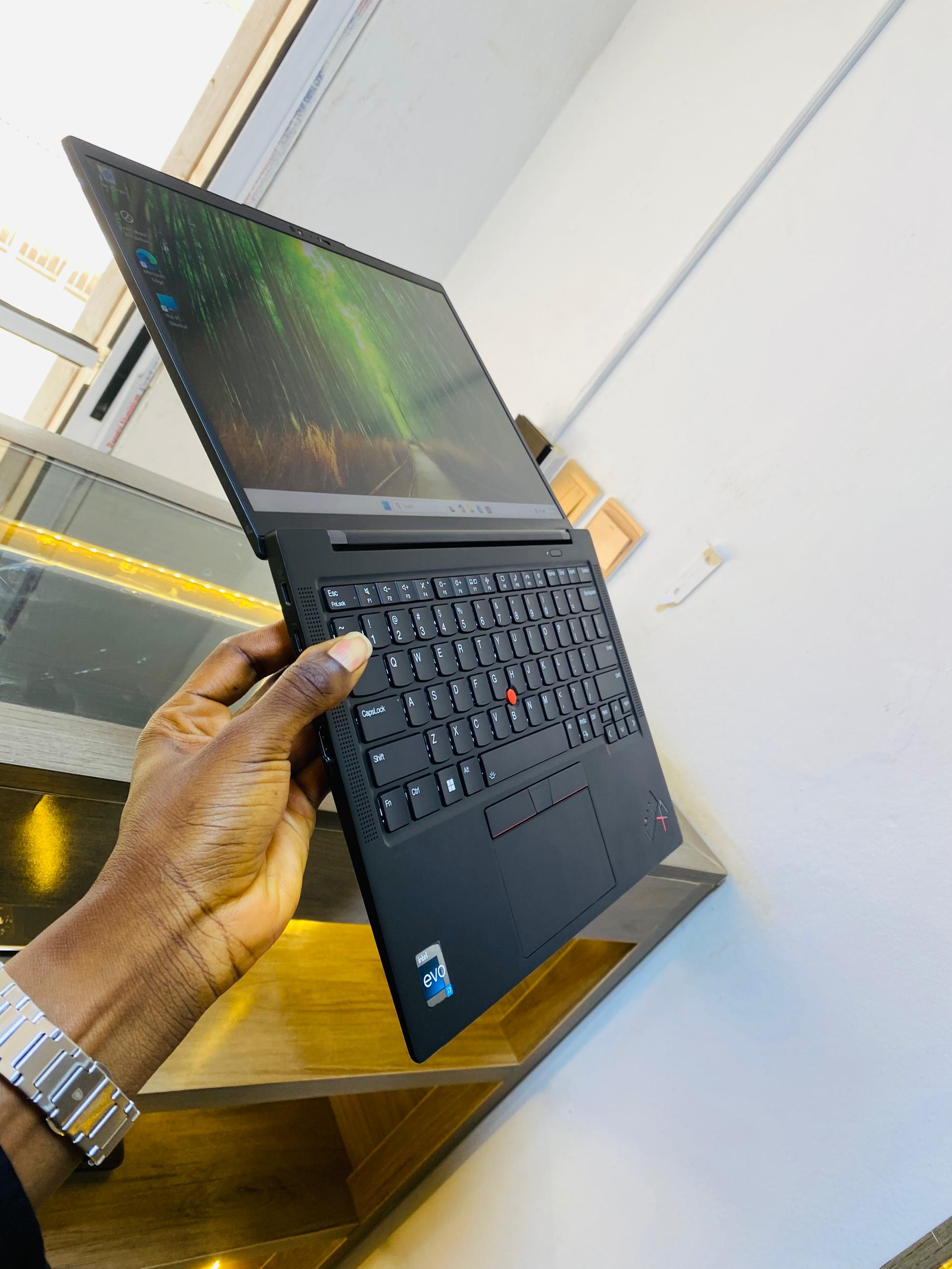 LENOVO THINK PAD X1 CARBON - Image 3