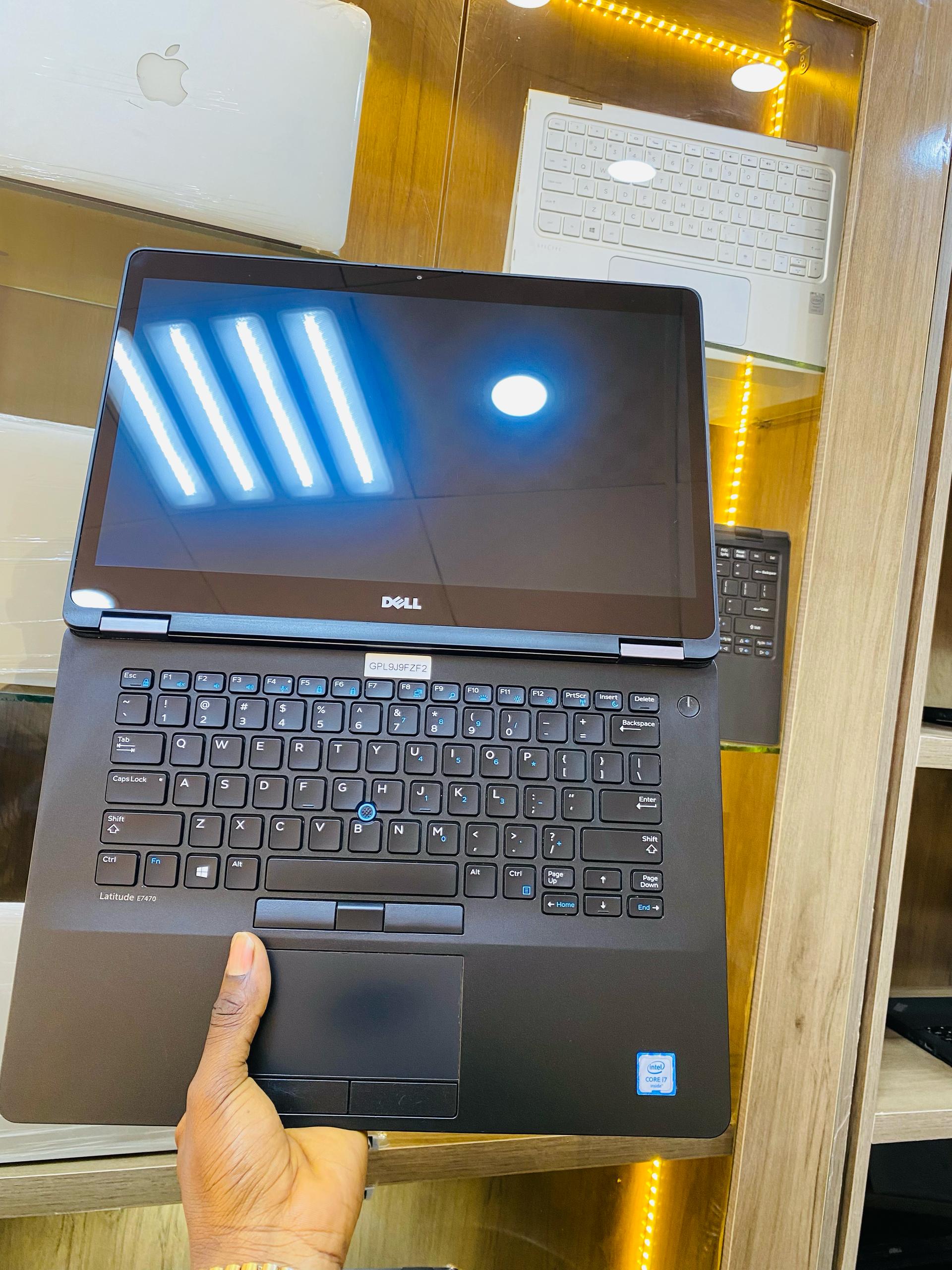 DELL LATITUDE E7470 - Image 4