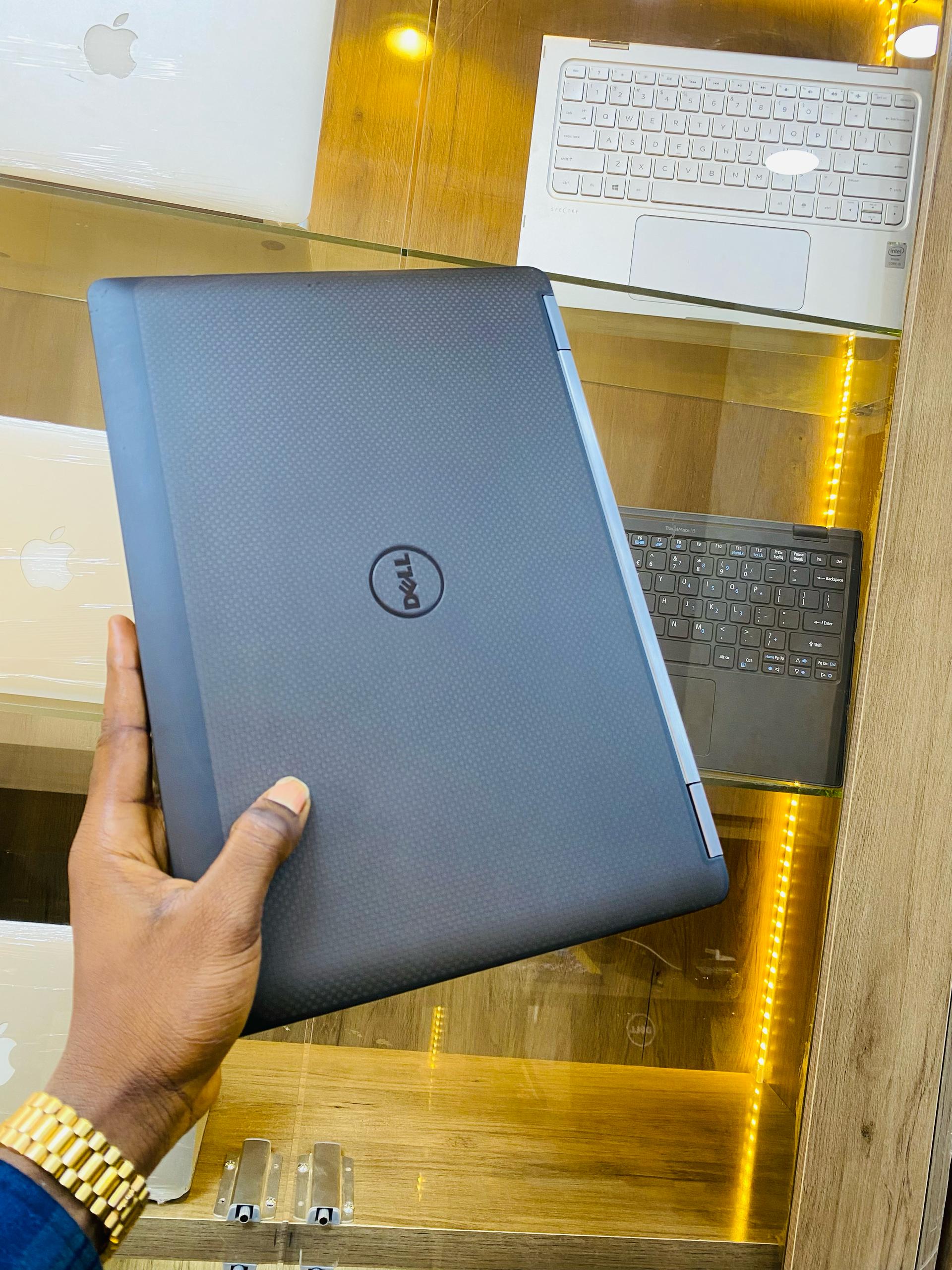 DELL LATITUDE E7470 - Image 2