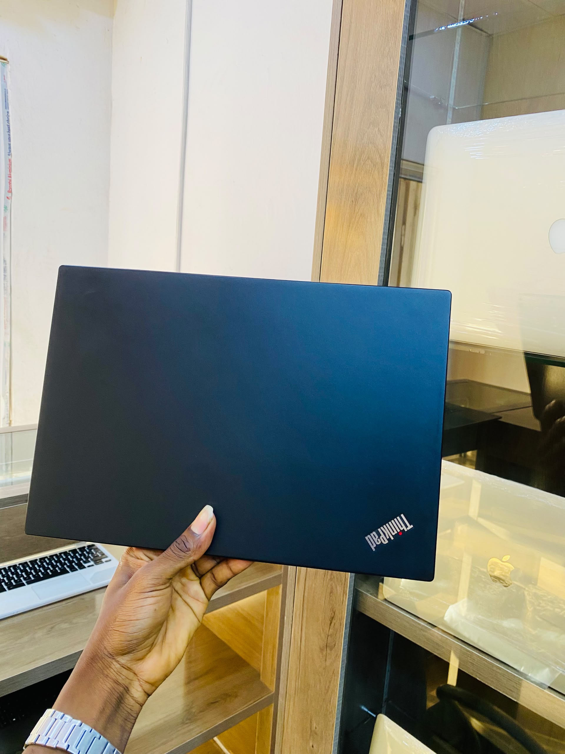 LENOVO THINKPAD T490s - Image 5